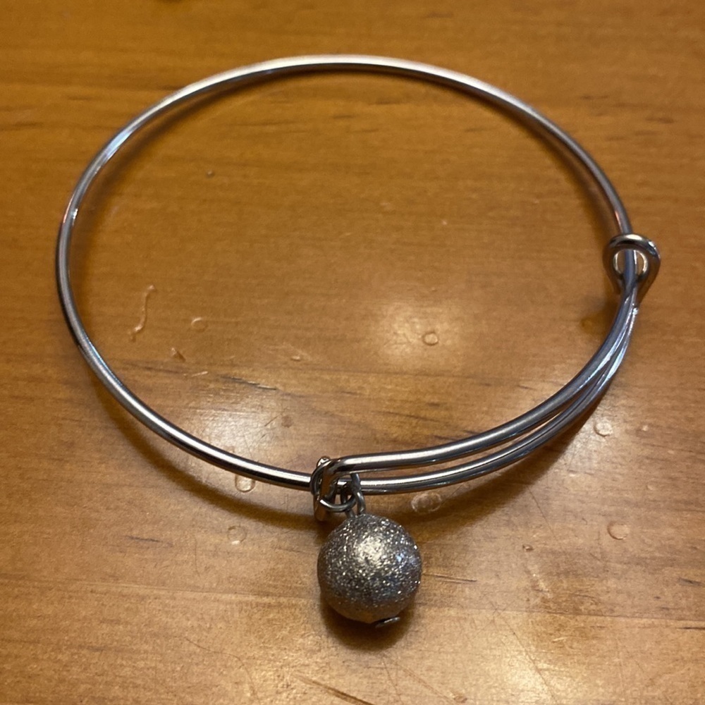 Christopher & Banks 5 Piece Bangle Set NWT - Picture 5 of 8